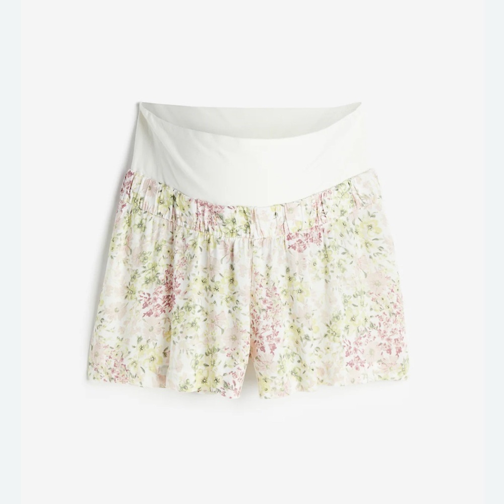 H&M womens maternity pull on Floral shorts size large NWT